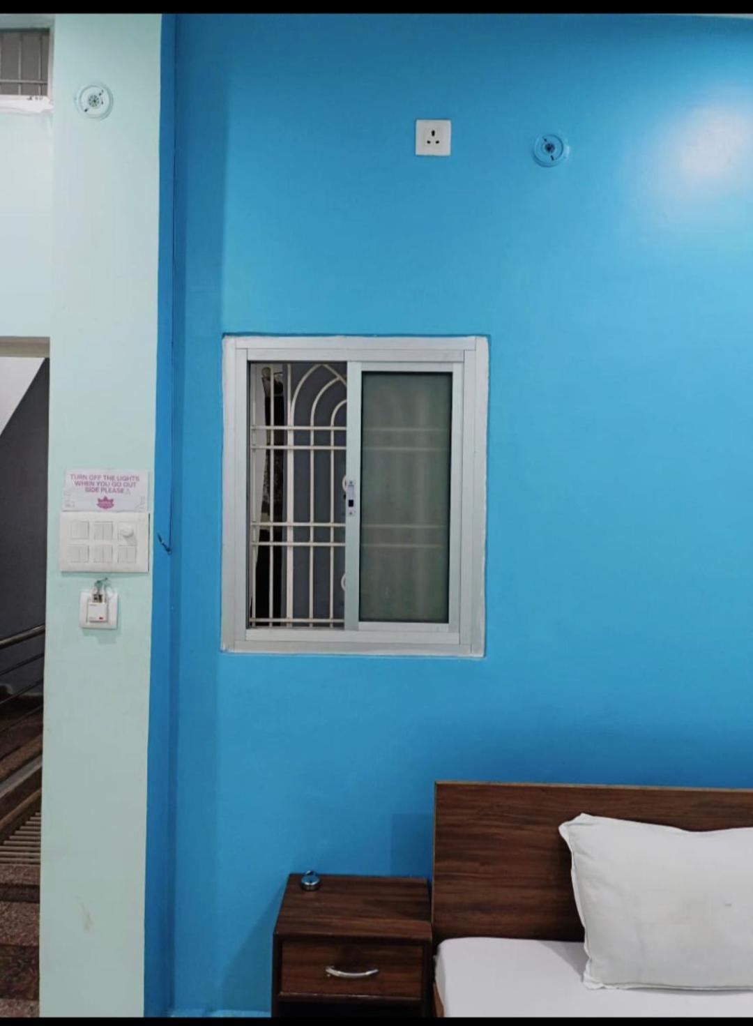 Lotus Paying Guest House พาราณสี ภายนอก รูปภาพ